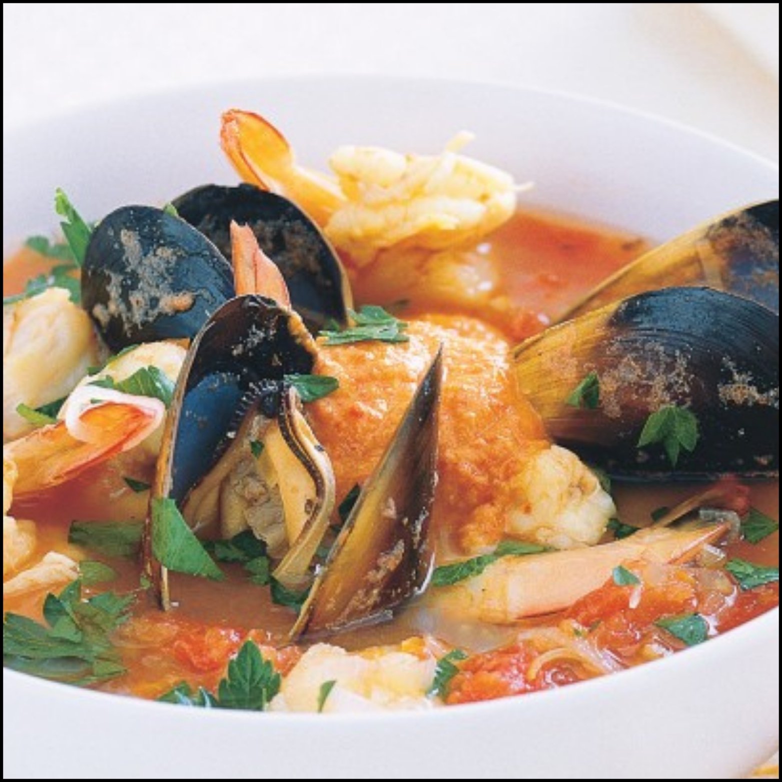 SEAFOOD BOUILLABAISSE SOUP GARLIC CROTTON 